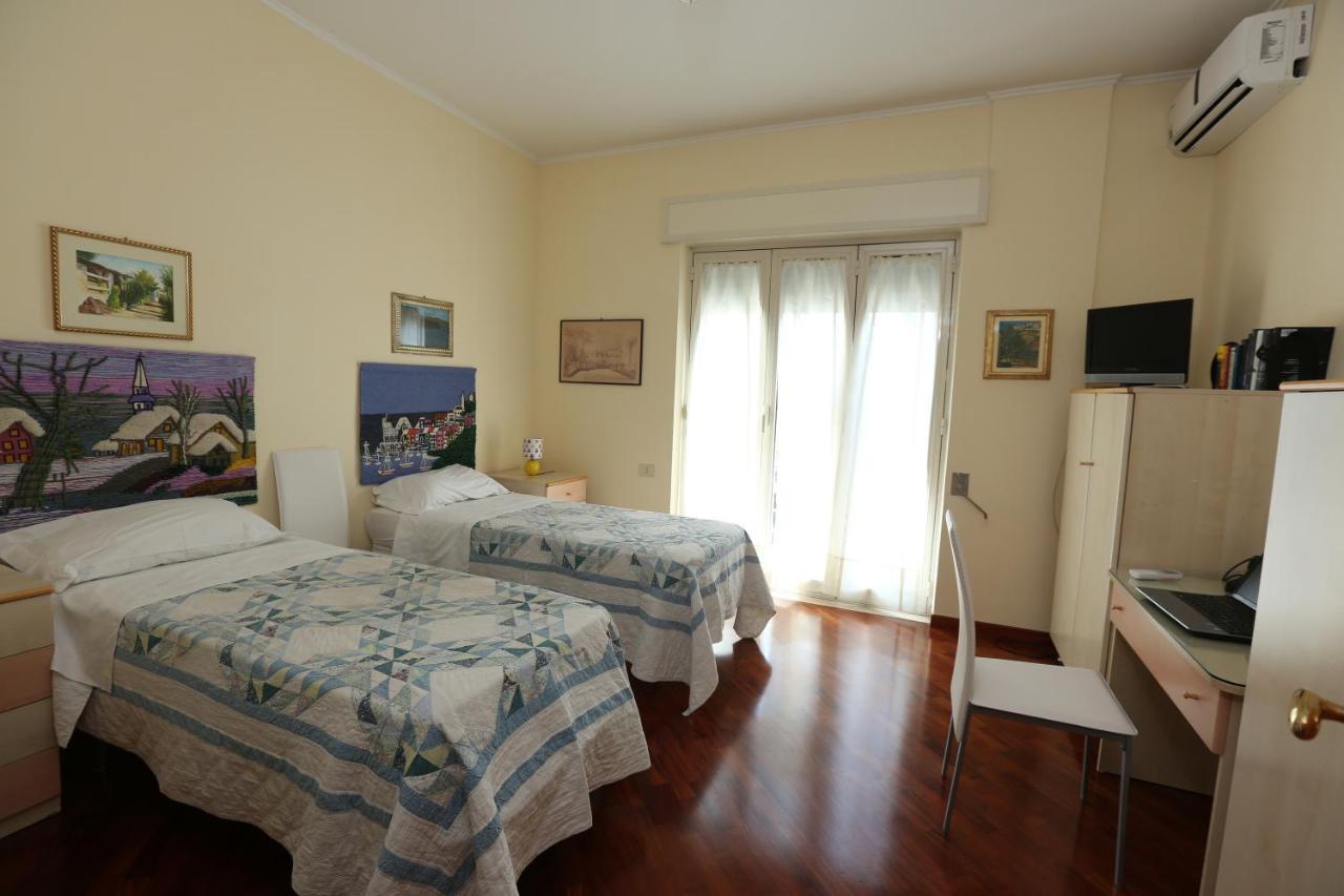 לינה וארוחת בוקר נאפולי A Casa Di Marta מראה חיצוני תמונה