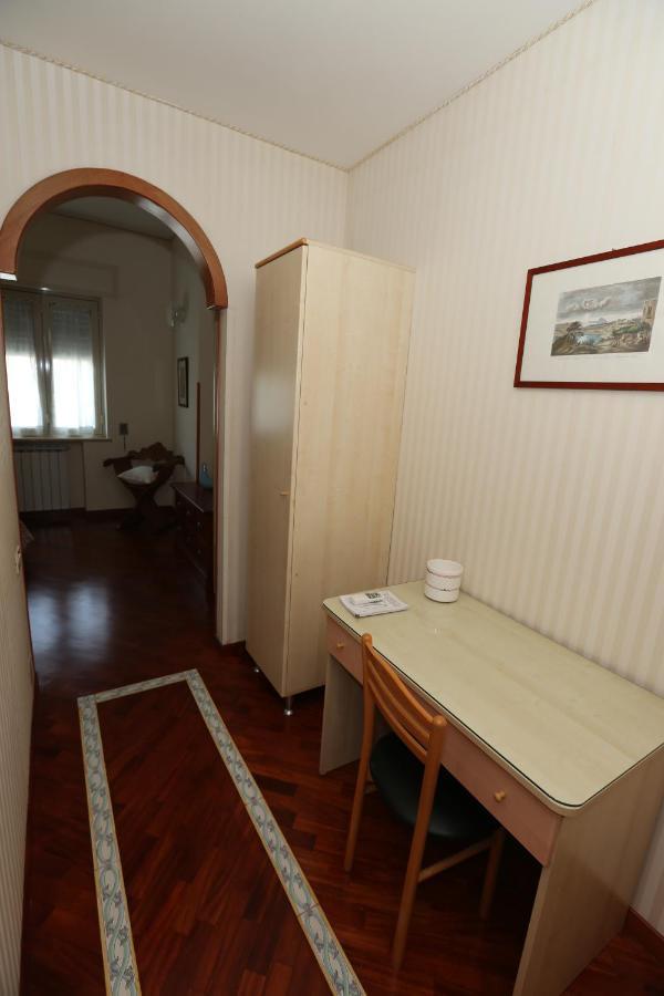 לינה וארוחת בוקר נאפולי A Casa Di Marta מראה חיצוני תמונה